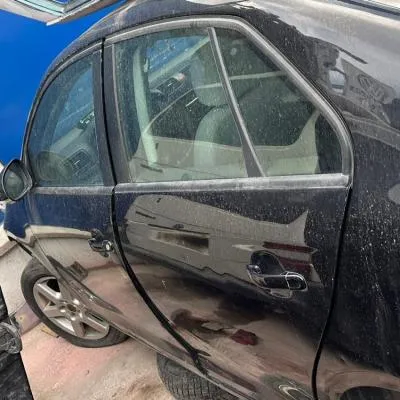 VOLKSWAGEN JETTA ÇIKMA ORJİNAL SOL ARKA KAPI HATASIZ SİYAH RENK