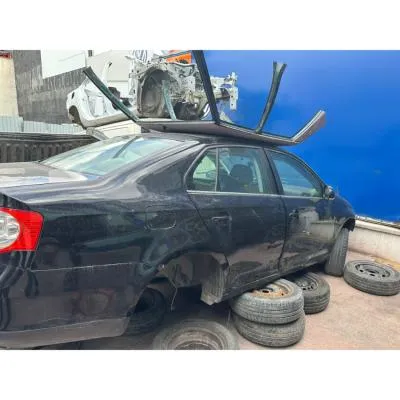 VOLKSWAGEN JETTA ÇIKMA ORJİNAL TAVAN ARKA SİYAH RENK