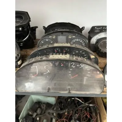 VOLKSWAGEN TRANSPORTER T5 2.5 ÇIKMA KİLOMETRE SAATİ DİZEL MANUEL 7H0 920 850 G