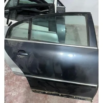 VW PASSAT B5 ÇIKMA SAĞ ARKA KAPI GRİ RENK 