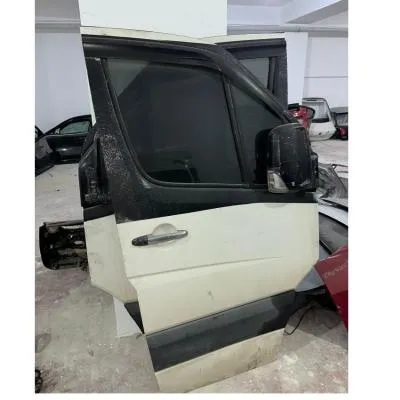 Volkswagen Crafter Çıkma Sağ Ön Kapı Beyaz Renk