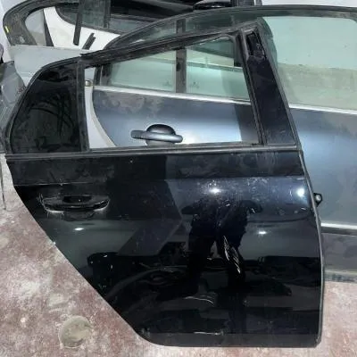 Volkswagen Golf 6 Çıkma Sağ Arka Kapı Siyah Renk