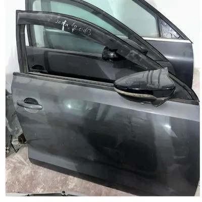 VW Jetta Sağ Ön Kapı Çıkma Orjinal