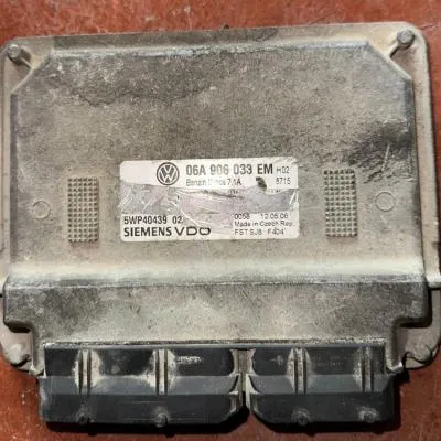 VW Jetta 1.6 Çıkma Motor Beyni 06A 906 033 EM