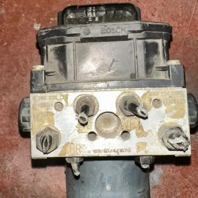 VW Passat Çıkma ABS Beyni 4B0 614 517 G