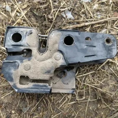 5P0823509B  Seat Toledo Çıkma Orjinal Kaput Kilidi